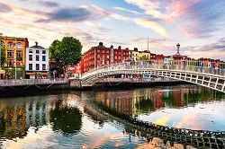 Ha'ppeny bridge Dublin Ireland